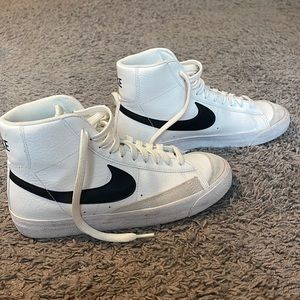 Nike blazers size woman’s 8